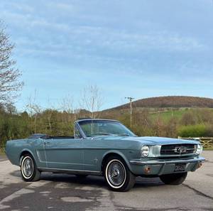 SUPER CLEAN 1/2 MUSTANGS CONVERTIBLE 260 V8 VINTAGE EN VENTA - Product Image 1