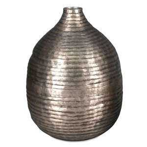 Vase végétal doré et vase à fleurs design idéal pour la décoration intérieure personnalisé fait à la main meilleur décor intérieur et design fait main - Product Image 6