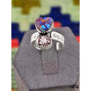 Bague ajustable de style sud-ouest, faite à la main, avec dahlia violet, cheval sauvage et opale magnésite sertie clos, idéale pour un cadeau - Product Image 1