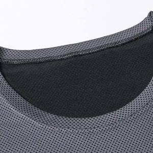 คอลเลกชัน2025เสื้อยืดผู้ชายสไตล์วินเทจคอกลม100% ปาดไหล่พิมพ์ลายสีพื้นทำจากผ้าฝ้าย - Product Image 4