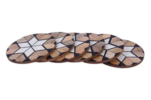 แผ่นรองแก้วทรงสี่เหลี่ยมทำจากเรซินและฝังกระดูกทำด้วยมือ - Product Image 2