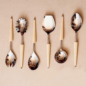 Juego de cucharas plateadas de alta calidad para servir ensaladas, juego de cuchara ranurada con mango de fregona multicolor - Product Image 3
