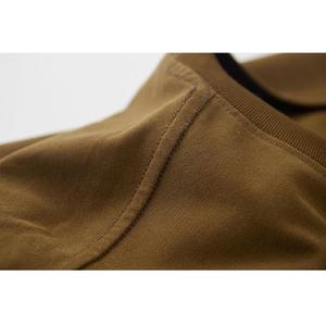 Prix de gros T-shirt décontracté à manches courtes pour hommes 100% coton Col rond Épaule Slope Neck Tape Solid Color du Bangladesh - Product Image 5