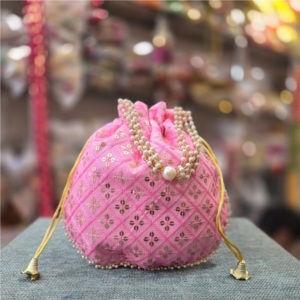 Hermosa Bolsa Potli Bordada a Mano con Espejo Indio para Mujer, Nuevo Diseño, Moderna Bolsa para Bodas y Regalos - Product Image 2