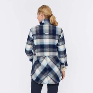 Camisa cómoda de franela a cuadros de manga larga para mujer de talla grande para verano con botones tejidos para ropa informal para actividades al aire libre - Product Image 3