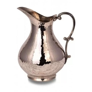Jarra de cobre en relieve martillada a mano de estilo otomano para servicio de bebidas, Surahi, jarra Pinar NÍQUEL Color 2L con mango - Product Image 1
