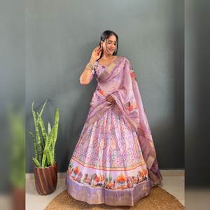 Casual Glamour Lehenga Choli sin esfuerzo mezcla estilo y comodidad para fiesta abrazando la esencia de la gracia Shalwar Kameez - Product Image 1