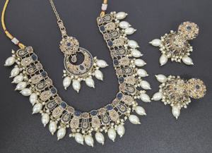 ชุดเครื่องประดับแฟชั่นอินเดียสุดพิเศษชุดสร้อยคอหิน CZ และไข่มุกพร้อมต่างหูชุดสวมหัวสำหรับผู้หญิง - Product Image 3