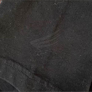 T-shirt décontracté en coton 100% durable, confortable et respirant, avec impression en relief de haute qualité, en vente en ligne - Product Image 6