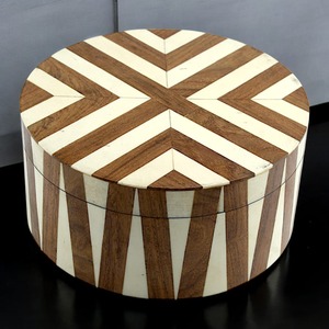 กล่องใส่เครื่องประดับทรงกลมทำจากเรซิน MDF ทองเหลืองฝังกระดูกดีไซน์เนอร์ระดับโลกสำหรับใส่ของขวัญ - Product Image 3