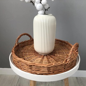 Plateau de service en rotin et coquillages pour la saison festive, vaisselle artisanale pour une maison chaleureuse et un cadeau de Noël - Product Image 1