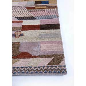 Alfombra Manchaha Rosa y Morada con Diseño Geométrico, Tejida a Mano con Lana y Seda de Bambú para Decoración del Hogar - Alfombras Jaipur ZA-Les-1363 - Product Image 4