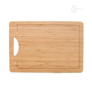 Planche à découper en bois durable pour la cuisine à domicile, avec un design épais, une finition lisse, une résistance durable, respectueuse de l'environnement - Product Image 3