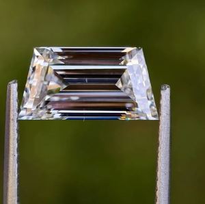 Diamant de laboratoire taillé trapèze 1.0ct 2.0ct, couleur DE, clarté VVS2, excellente taille, certifié IGI, diamant en vrac, vente en gros d'usine - Product Image 1