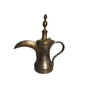 Dallah de style antique de qualité supérieure pour une présentation de chambre élégante et un décor inspiré du patrimoine - Product Image 1