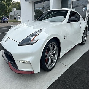Nissan 370Z Coupé NISMO 2017, automático, tracción trasera, motor VQ 3.7L V-6 DOHC con control de válvulas variable, vehículo premium. - Product Image 2