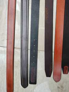 Bandes de reliure double couche en cuir de mouton texturé Plusieurs couleurs Accessoires de sport pour l'artisanat de la ceinture Conception de trous de perforation - Product Image 3