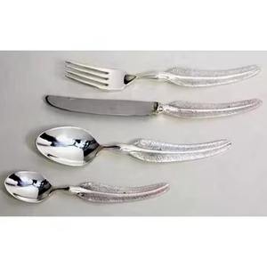 Ensemble de couverts d'hôtel en métal et acier inoxydable Ensemble de couverts de mariage élégant au design doré à la mode - Product Image 5