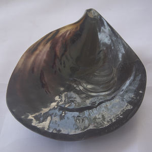 Grand stylo noir en coquille polie, bijoux en coquille naturelle de grande taille avec motif, artisanat naturel fait à la main - Product Image 1