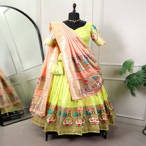 Dernier créateur Jacquard Soie Zari Tissage Travail Lehenga Choli par FabZone Vêtements indiens et pakistanais - Product Image 5
