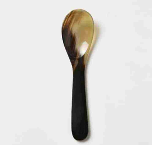 Cuchara de Cuerno Auténtica, Moderna, Hecha a Mano y Ecológica, Cubertería Natural con Decoración Única para el Hogar, Presentada en India - Product Image 1