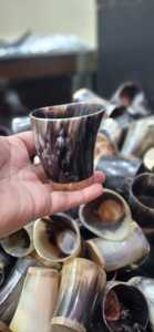 Tankard สั้นรูปควายทำด้วยมือธรรมชาติเหมาะสำหรับการเพลิดเพลินกับเครื่องดื่มหัตถกรรมอย่างมีสไตล์ - Product Image 2