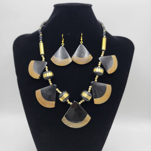 Meilleure vente collier en corne de vache fabriqué à la main pour femmes à la mode technique sculptée pour de nouvelles occasions par glowin fashion - Product Image 6