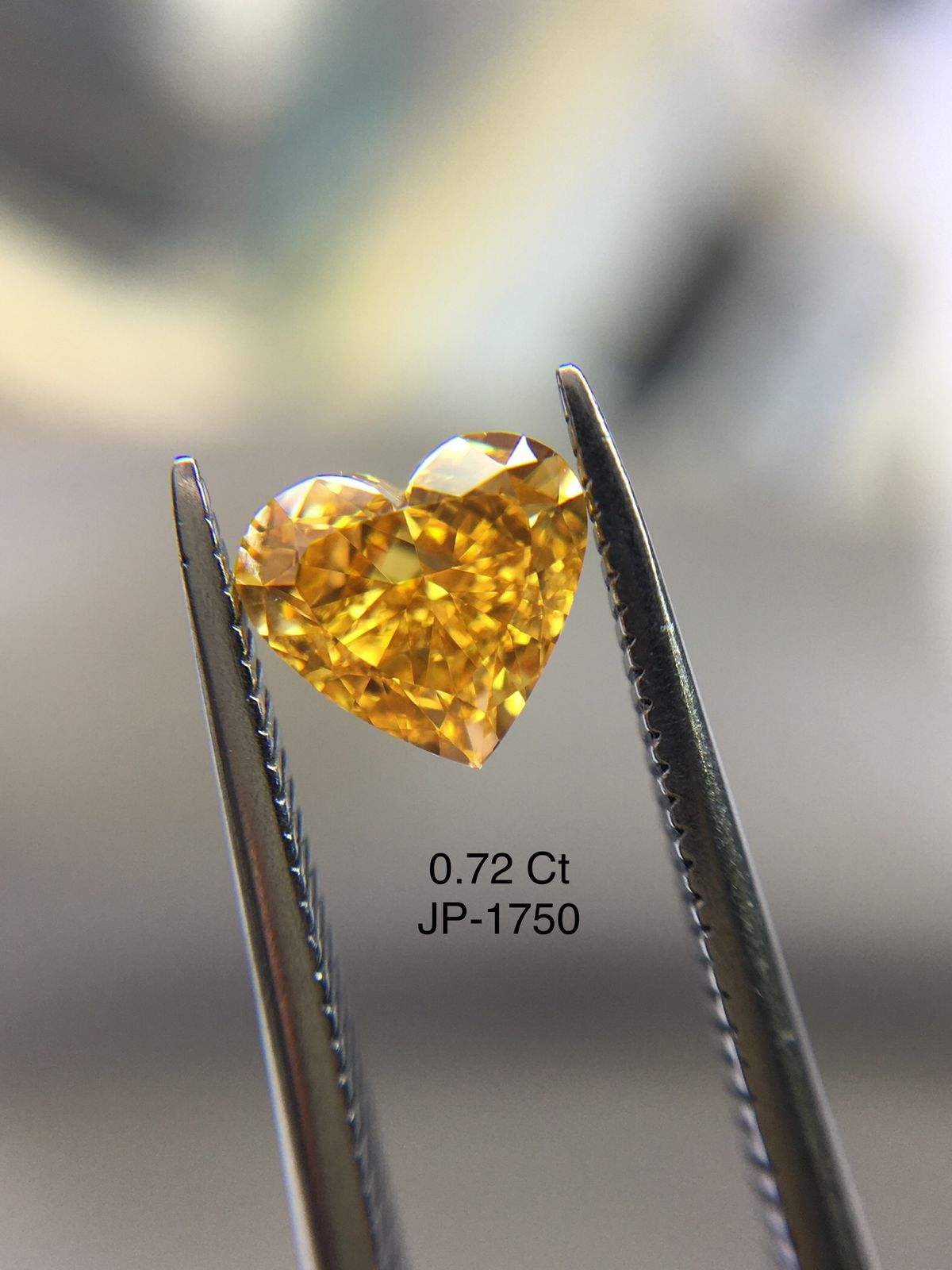 สีเหลือง