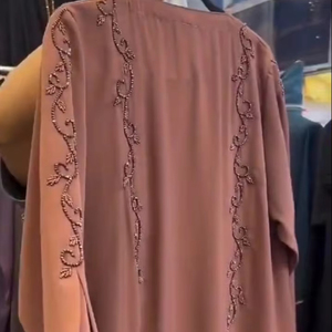 Élégant Modeste Brodé À La Main Femmes Boîte Plissée Travail À La Main Abaya Formelle Traditionnelle Dubaï Robes Tissu Respirant - Product Image 1