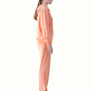 Chándales de terciopelo pesado de diseño personalizado de alta calidad para damas Producto de tendencia superior Chándal de terciopelo para mujer - Product Image 5