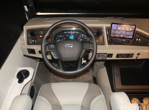 1F66F5DN0R0A00642 Nouveau camping-car de luxe classe A 2025 avec moteur à essence et intérieur spacieux à extension coulissante - Product Image 4