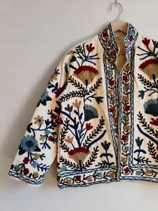 Chaqueta Suzani de Lona de Algodón Hecha a Mano, Abrigo Boho Bordado, Ropa Exterior Tribal Vintage para Mujer, Chaquetas Bordadas de Lona de Algodón - Product Image 2