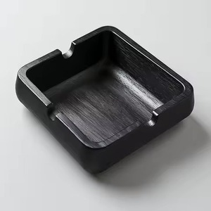 Cenicero de Metal Dorado Moderno y Personalizado, Juego de Regalo de Accesorios para Cigarros, Diseño Decorativo Ecológico Hecho a Mano para Vajilla - Product Image 3