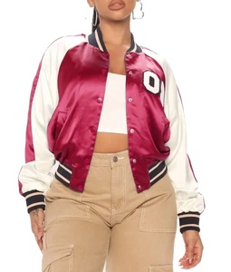Vente en gros personnalisé femmes recadrée en satin brut écologique Letterman Varsity Jacket avec broderie décoration Meilleure vente - Product Image 1