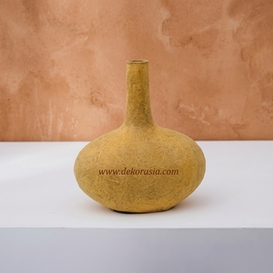Vase à col long en terre cuite rustique jaune Palu M, pot en argile artisanal, récipient décoratif en grès, vente en gros - Product Image 3