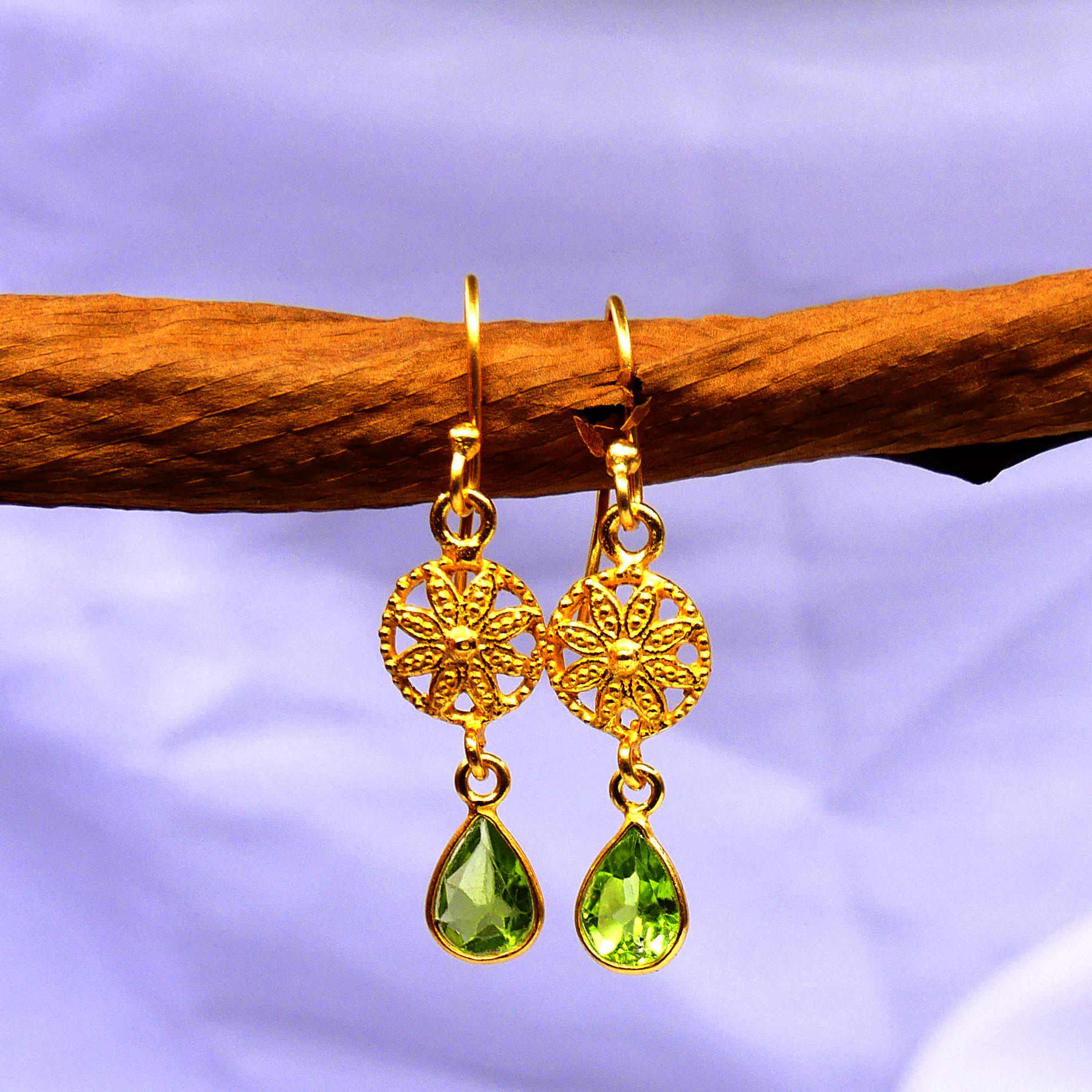 สีเหลือง