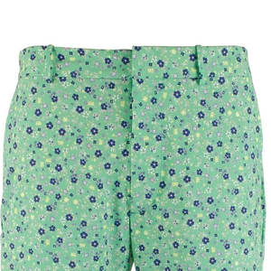 Shorts de golf confortables pour hommes, conçus pour les journées chaudes et les activités quotidiennes, avec un tissu doux. - Product Image 3