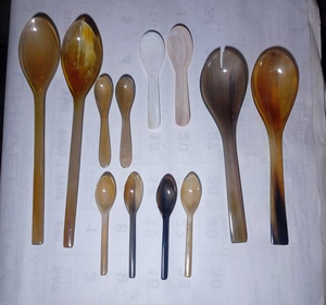 Juego de tenedor de cucharas de caviar decorativas vikingas hechas a mano, cuerno de búfalo de la mejor calidad para cocina, camping y servicio de sopa en la India - Product Image 2