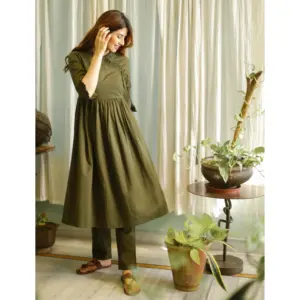 ชุดคุर्ตาสีเขียวทหารสำหรับผู้หญิง - Product Image 5