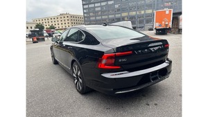 Voiture d'occasion certifiée LHD/RHD Volvo S90 Plug-In Hybrid Plus AWD 2025 - Product Image 3