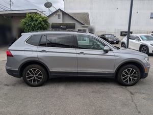 Volkswagen Tiguan SE FWD 2021 - Product Image 2