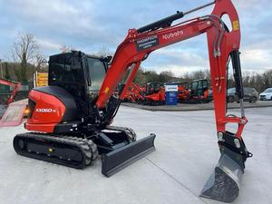 รถขุดตีนตะขาบ Kubota KX060 ของแท้ ราคาประหยัด สีแดง เงียบ เบาะนั่งแบบมีหลังคา ความจุบุ้งกี๋ 0.03 ลบ.ม. พร้อมส่งถึงบ้าน - Product Image 3