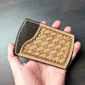 Porte-cartes de crédit anti-RFID personnalisable, géométrique, 100% cuir véritable, durabilité premium, élégant, compact, fermeture à double pliage - Product Image 1