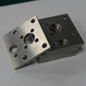 Machine d'électroérosion à fil de précision CNC capable de travailler avec de l'acier inoxydable fabriqué au Vietnam - Product Image 2