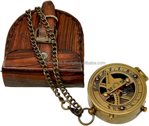 Bouton poussoir nautique en laiton cadran solaire boussole Vintage petite poche magnétique Pirate Navigation boussole à la main avec étui en cuir - Product Image 5