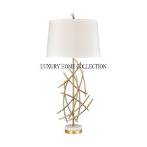 Elegantes lámparas de pie de metal de estilo industrial con altura ajustable y acabado de primera calidad para la iluminación moderna del hogar - Product Image 1