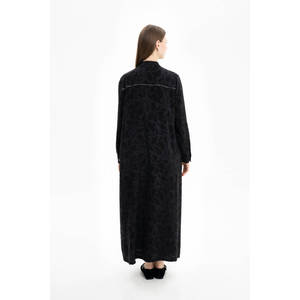 Abaya noire écologique avec détail chaîne, manches longues, polyester, Moyen-Orient - Product Image 3