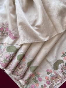 Nueva colección, Sari de seda Tushar en crema con bordado de estilo forestal, ropa de fiesta de boda para mujer en tela de telar puro - Product Image 3