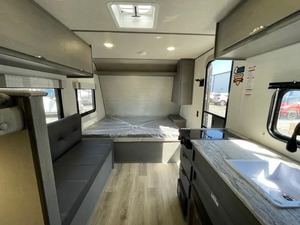 2025 Modern 5-Person 1620BHLE 4x4 Camper Trailer Mini caravana ligera para uso todoterreno Diseño emergente - Product Image 3