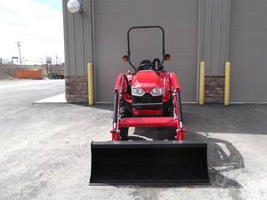 MASSEY FERGUSON 2024 1835E Tractor de pie 4WD con motor y caja de cambios 4 ruedas motrices - Product Image 5